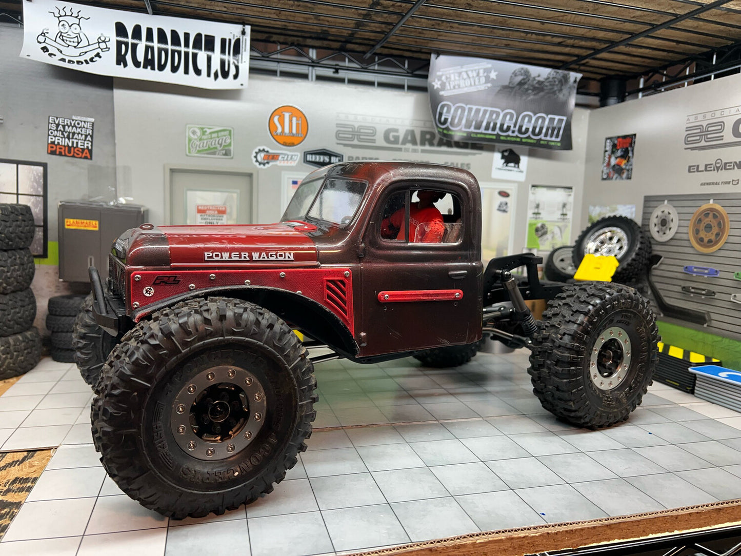 Axial SCX10 Pro: Sliders for Power Wagon Body
