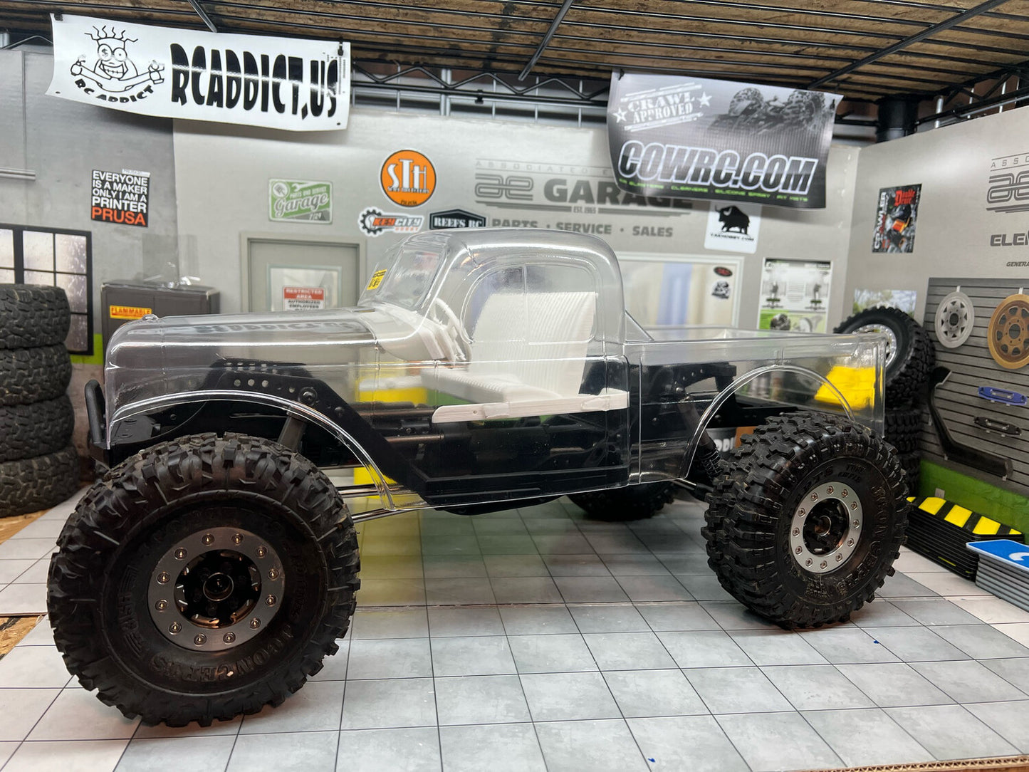 Axial SCX10 Pro: Sliders for Power Wagon Body