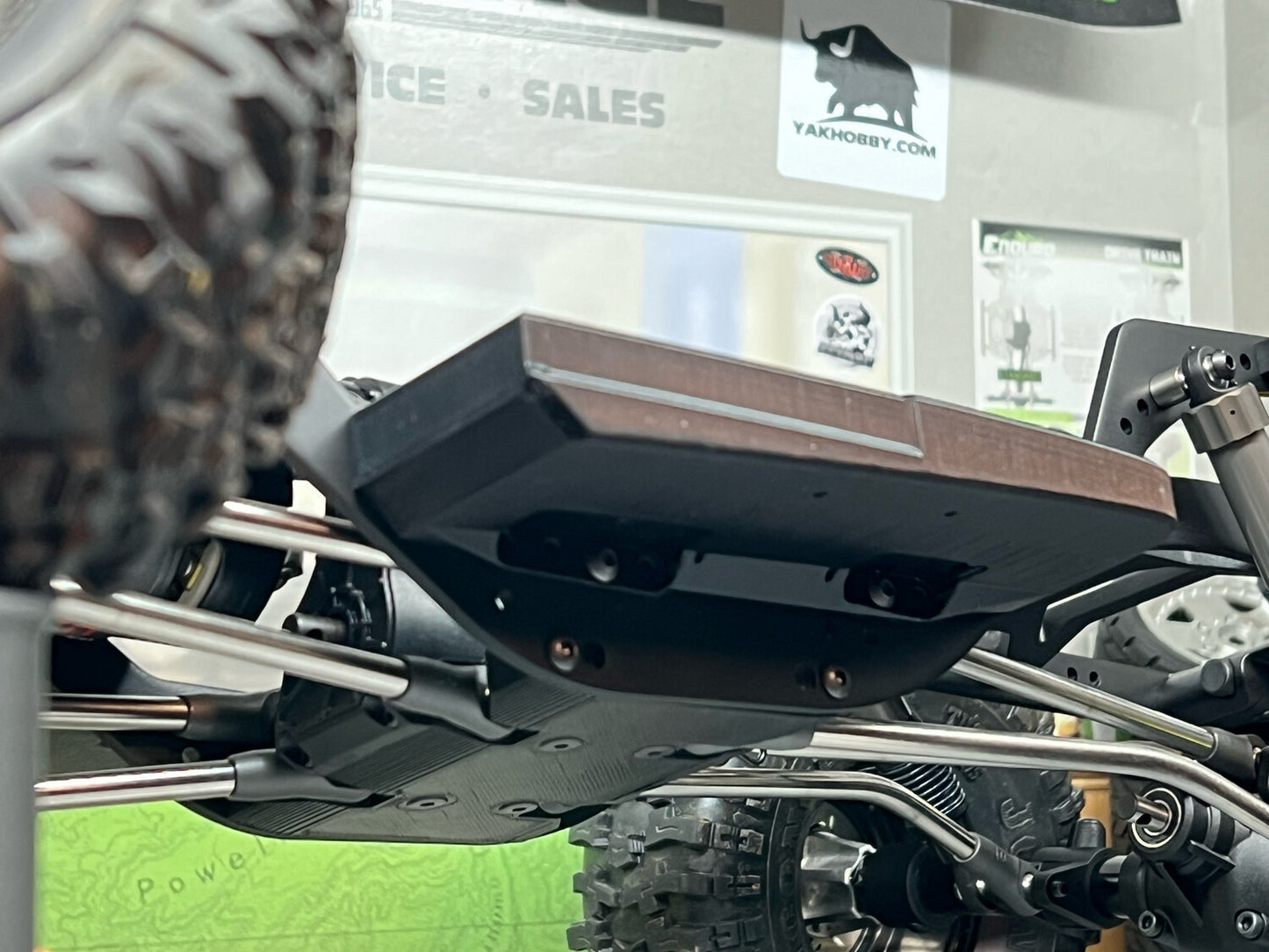 Axial SCX10 Pro: Sliders for Power Wagon Body