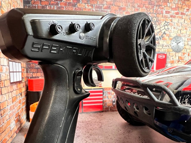 *** USED *** Traxxas Slashed 2WD, LCG Chassis, Upgrades, RTR