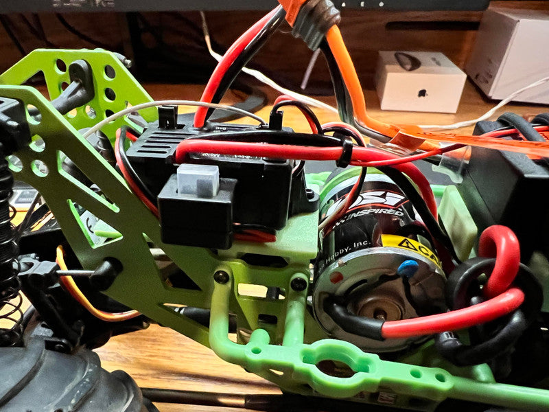 BowHouse RC: Low CG Battery and Electronics Trays for Losi MINI LMT - RC Addict