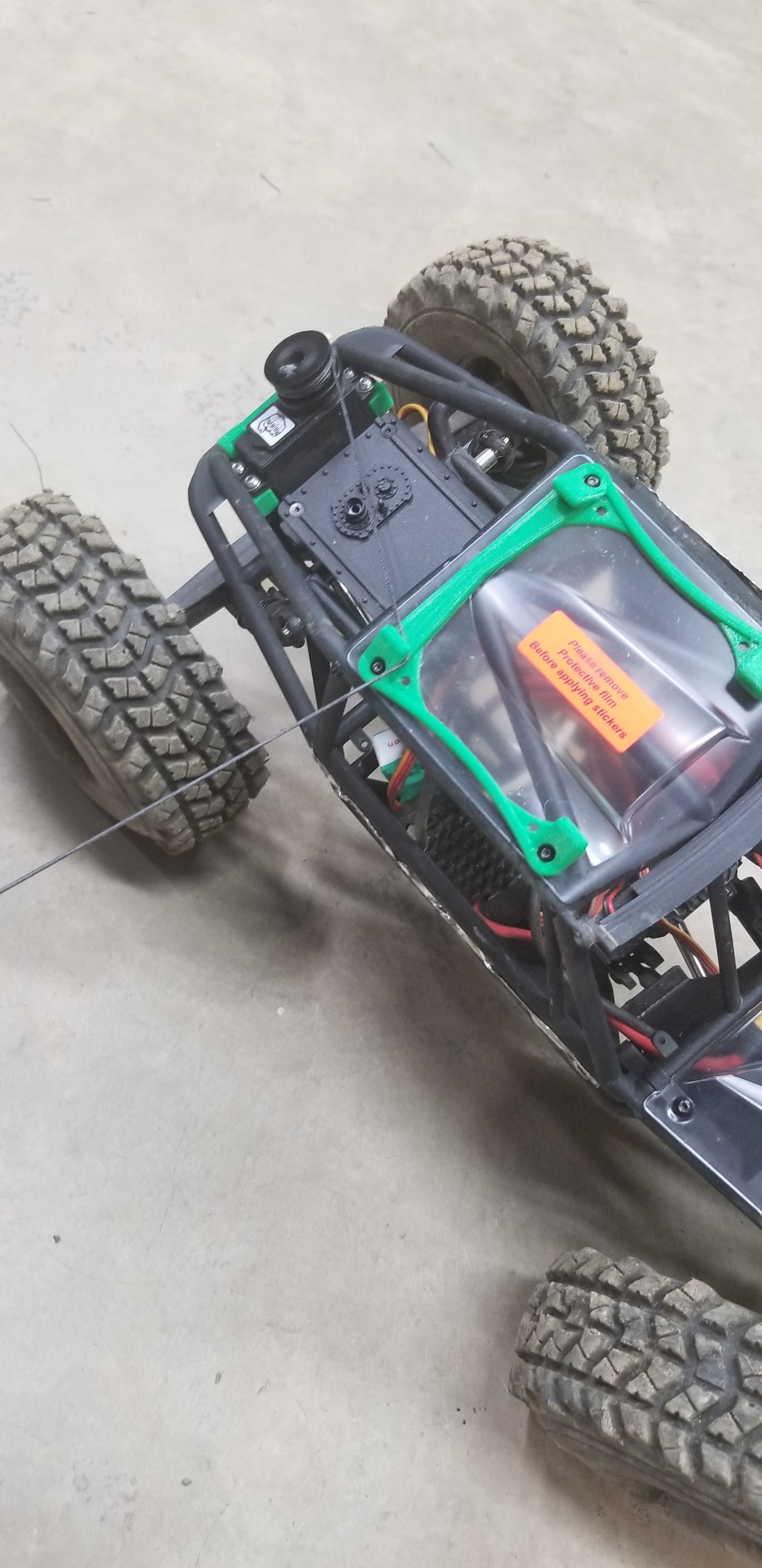 Axial Capra: Roof Winch Guide