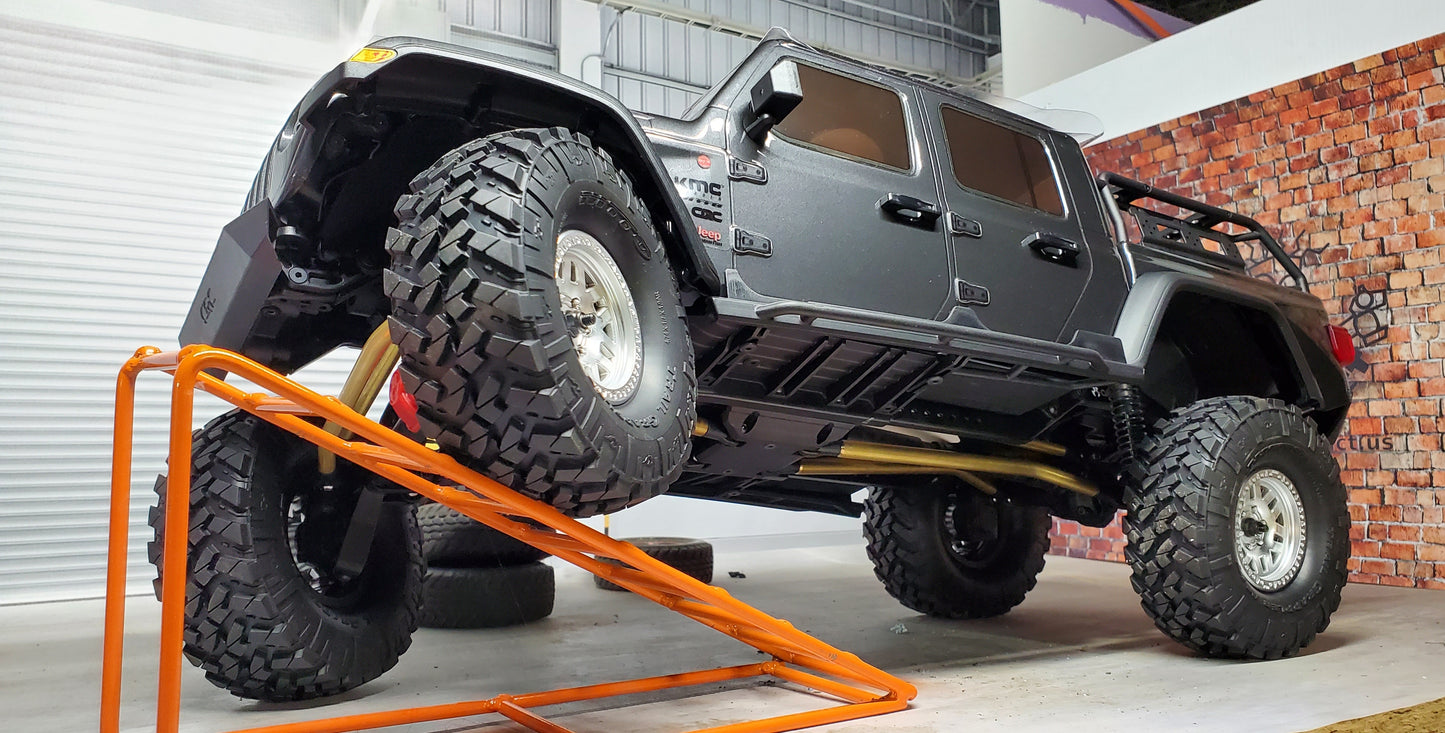Axial Gladiator 13.9 (353mm) wheelbase High Clearance Rear  - Delrin/Chubby Combo -underside view