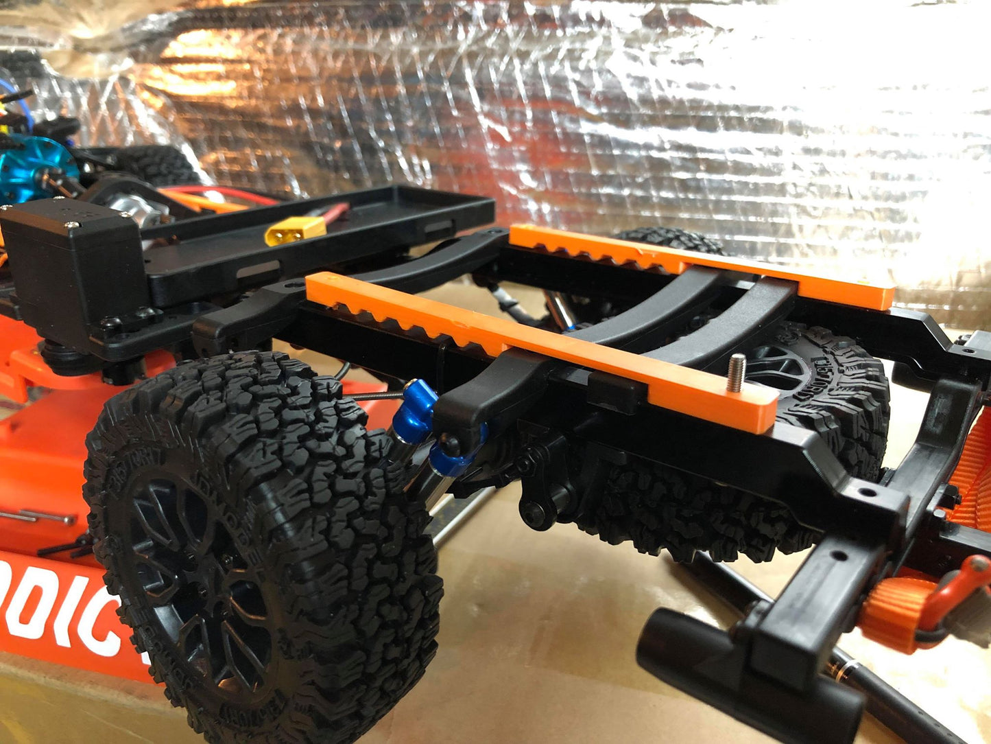 RC4WD / JD Models Hero Desert Runner Truck: 9mm Body Lift with lay flat T-Case bracket