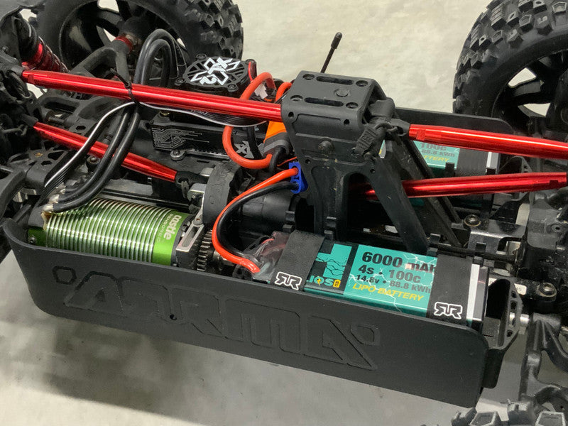 remote controlled car battery in a remote controlled car