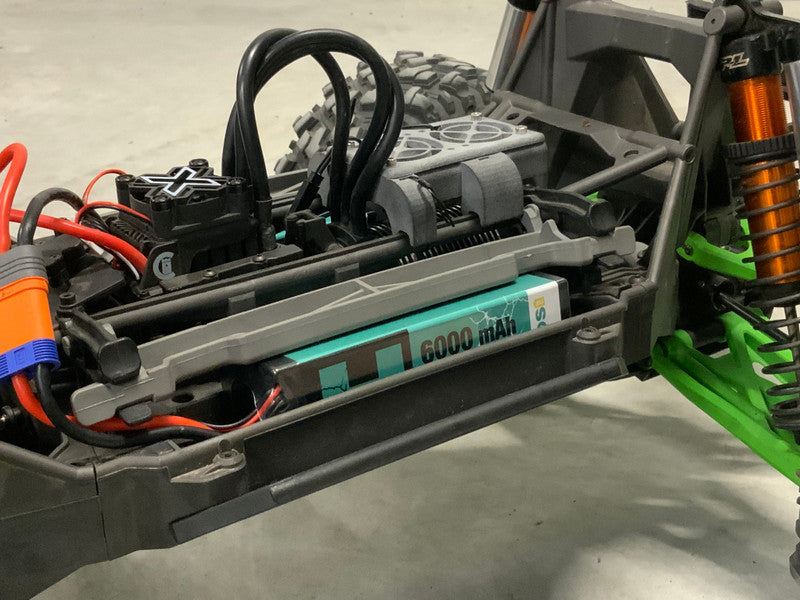 remote controlled car battery in a remote controlled car
