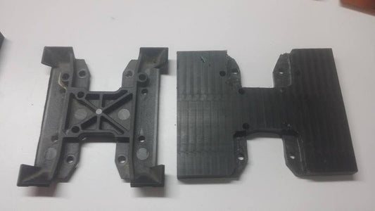Easily mount a Losi LNC transmission to Axial frame rails with this 3D printed skid. Ideal for worm drive axle setups. Made in the USA by D-Links.