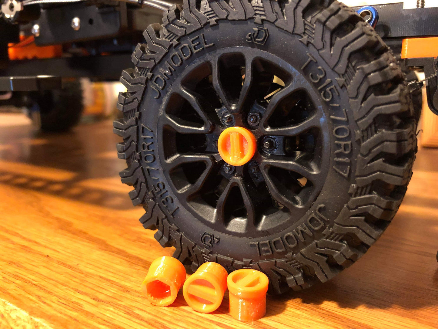 RC4WD / JD Models Hero Desert Runner Truck: Hubs for quick wheel removal