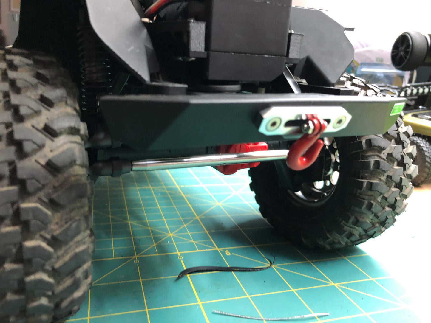 Axial SCX10iii: Aluminum Servo Winch Mount