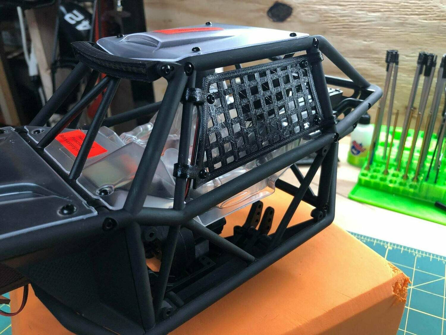 Axial Capra: Window Net