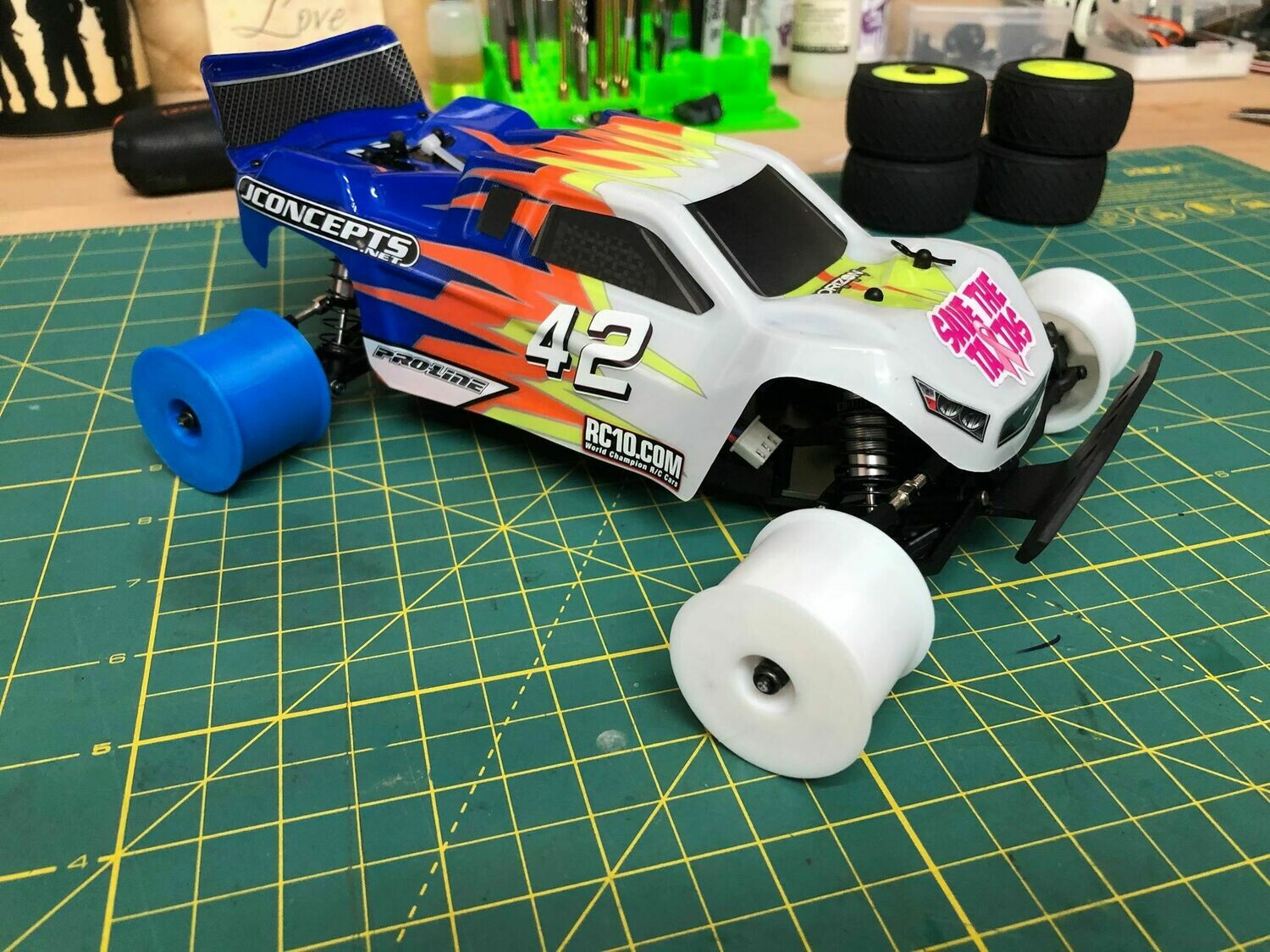 Losi Mini-T 2.0: Wheels (pr 2)