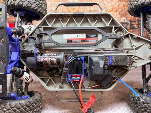 *** Used *** Traxxas SLASH 4x4 ARTR RC Addict