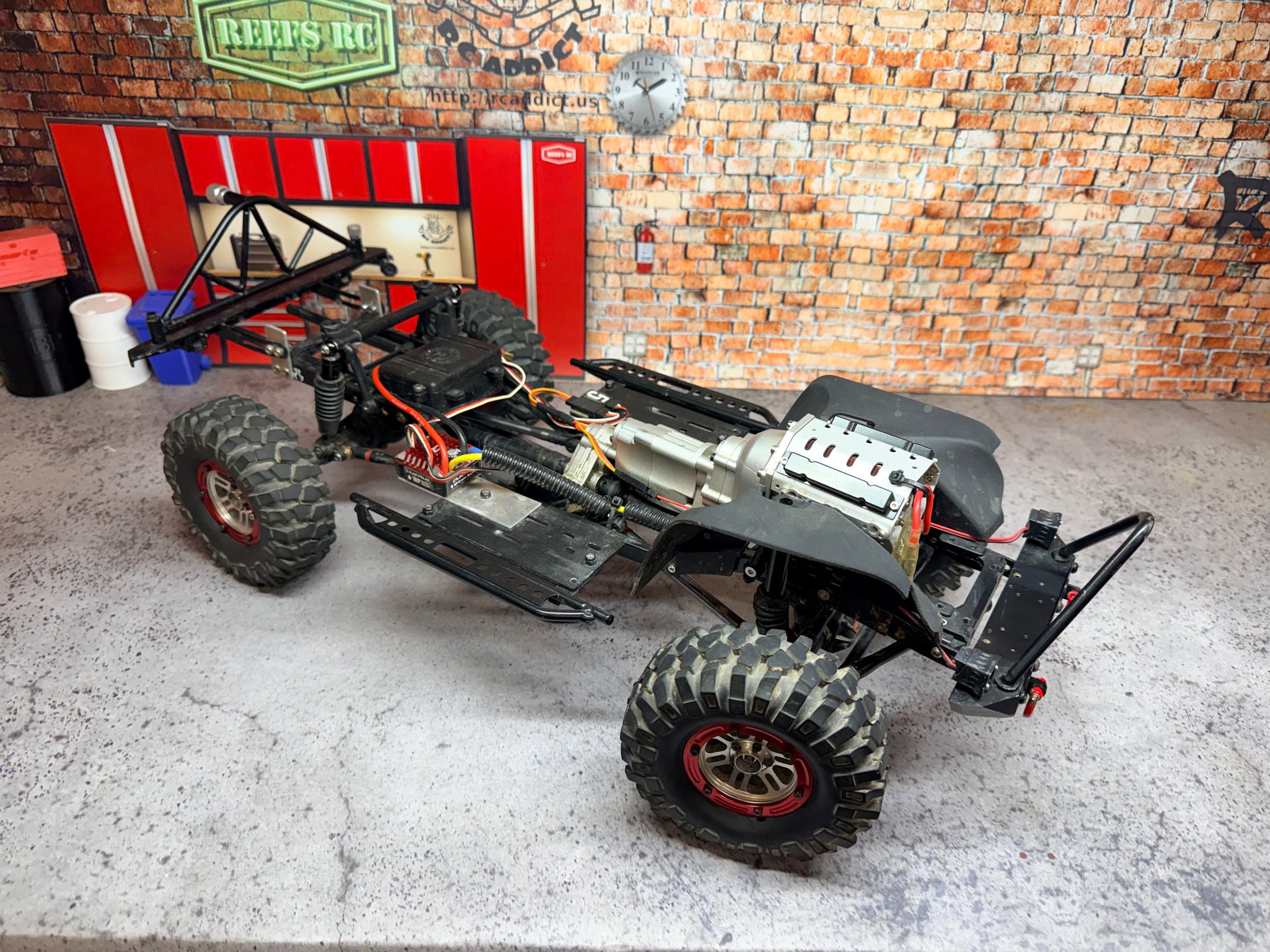 *** Consignment *** Custom SCX10.2 ARTR Jeep (Tan) RC Addict