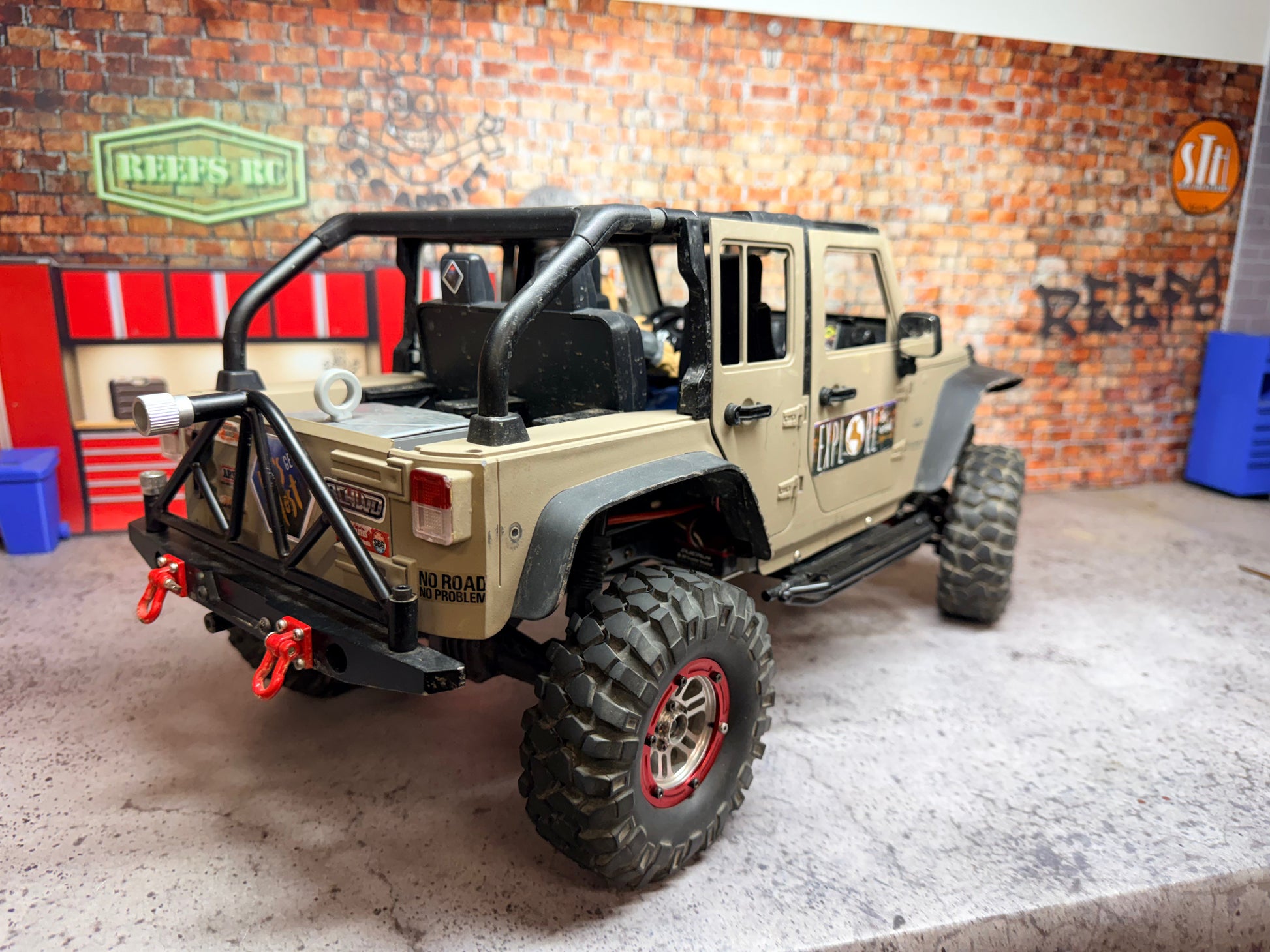 *** Consignment *** Custom SCX10.2 ARTR Jeep (Tan) RC Addict