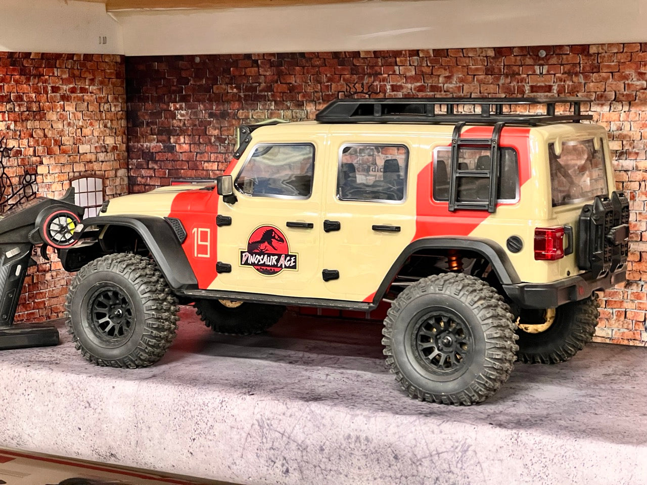 *** Pre-Owned *** 1/7 Scale 4WD Brushed RC Crawler MK-07 Hand-Painted (RTR)