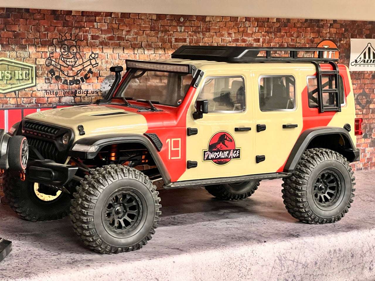 *** Pre-Owned *** 1/7 Scale 4WD Brushed RC Crawler MK-07 Hand-Painted (RTR)