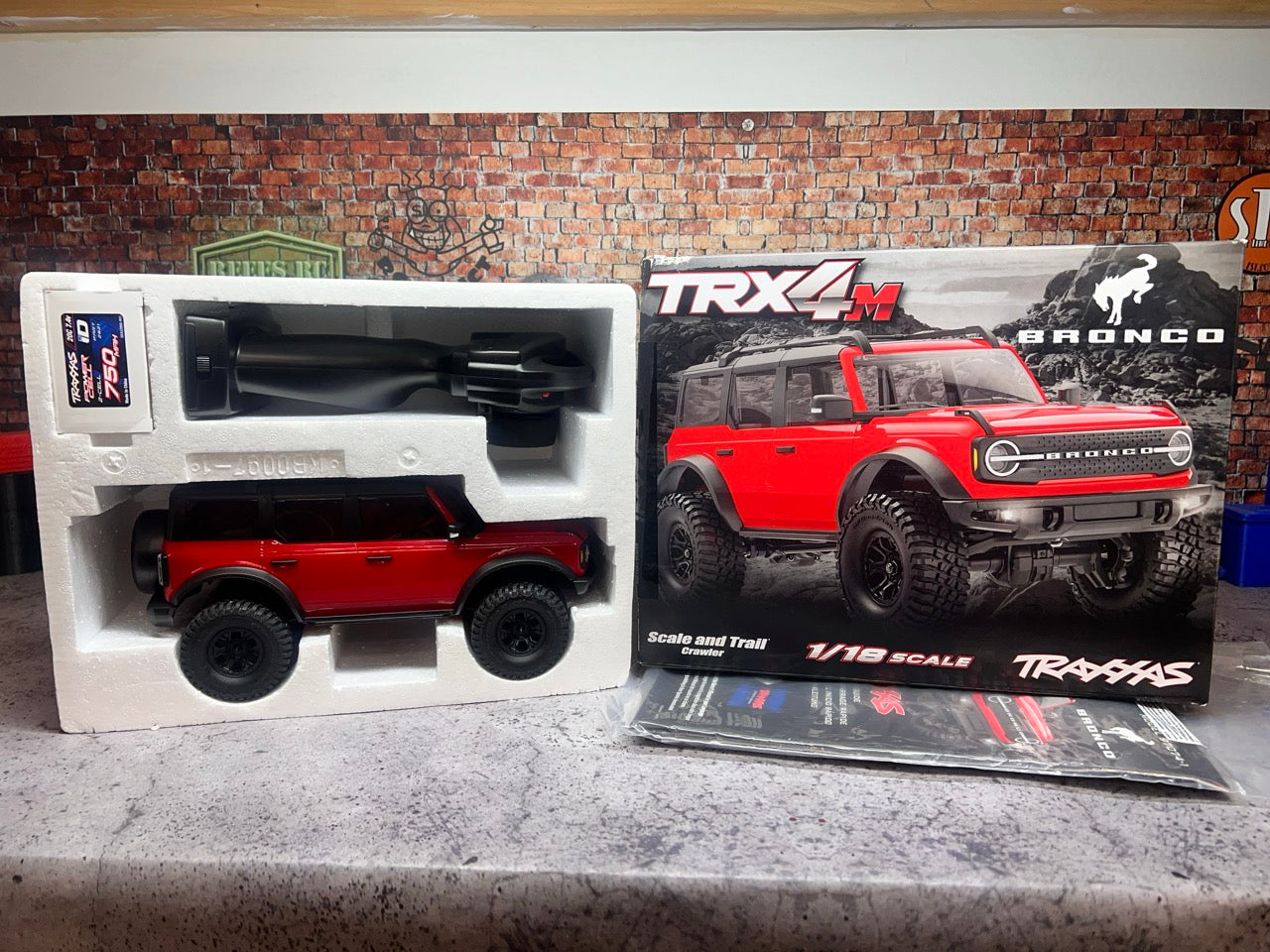 *** Open Box New *** TRX4M - Bronco - Red - RTR