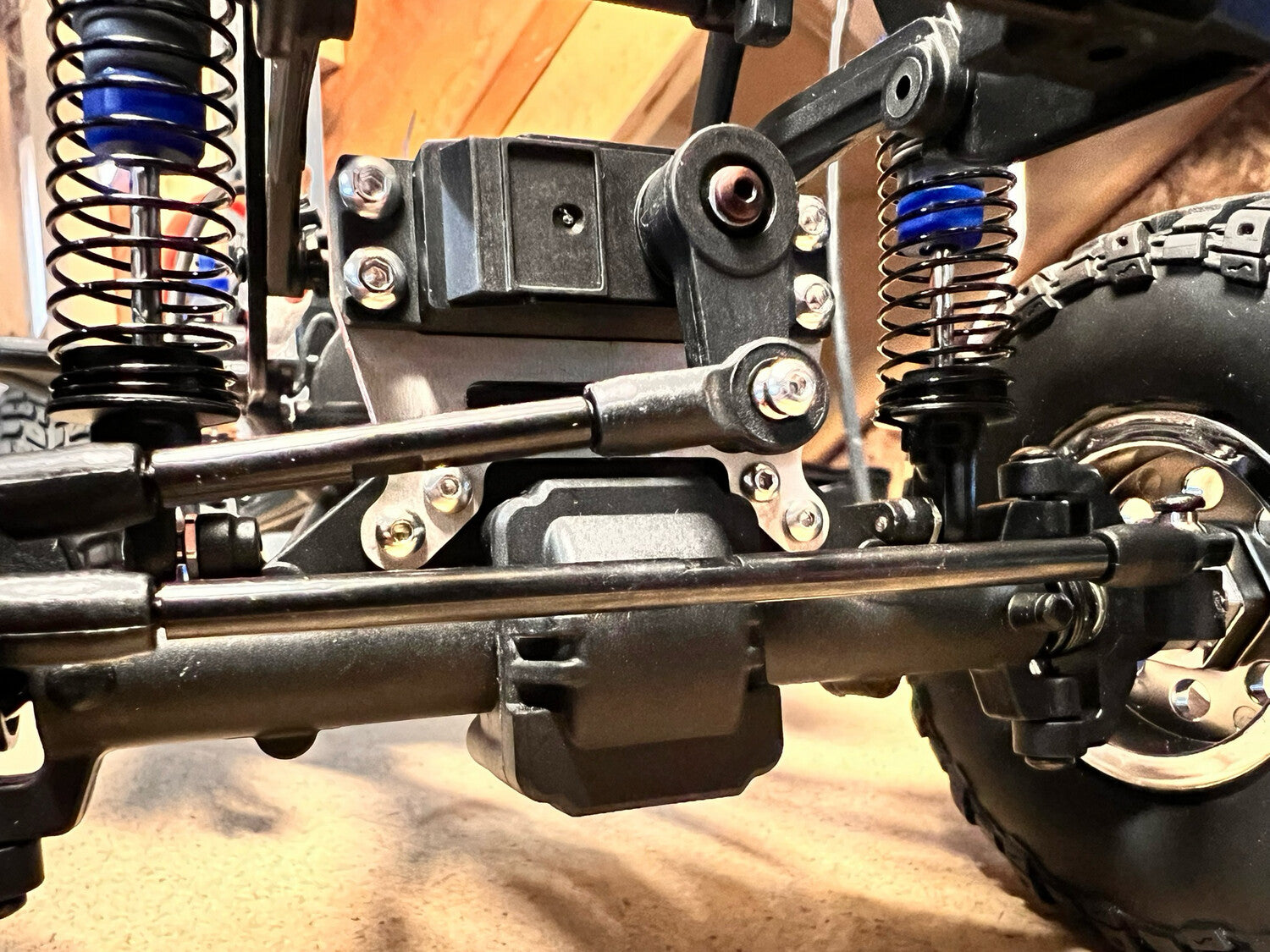 Enduro12: SOA Mount (Stock Servo)