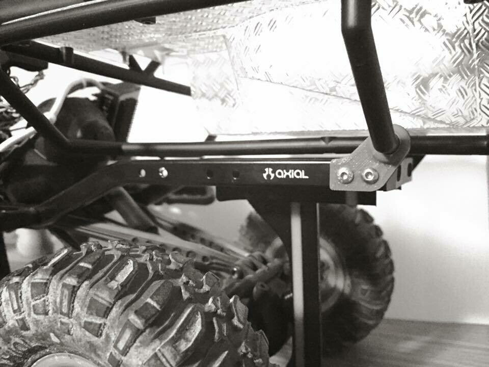 Axial SCX10 Honcho: Rear Flip Mount