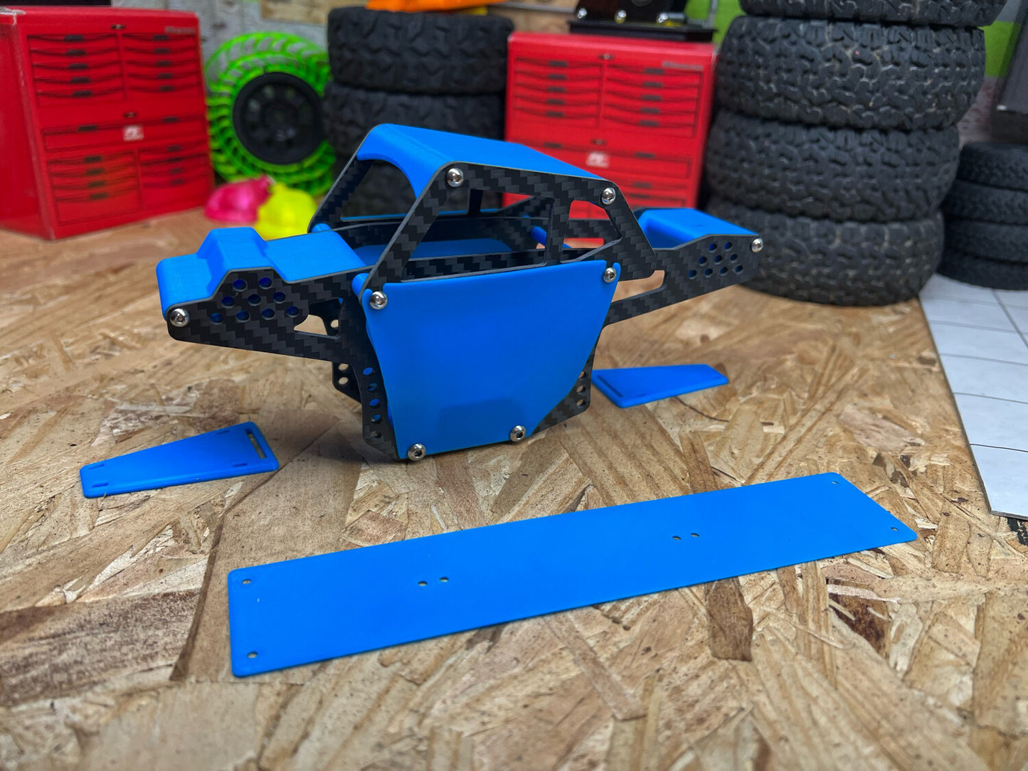 V1M: (UTB18) Mini Comp Chassis