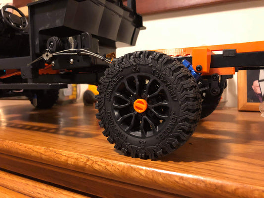 RC4WD / JD Models Hero Desert Runner Truck: Hubs for quick wheel removal