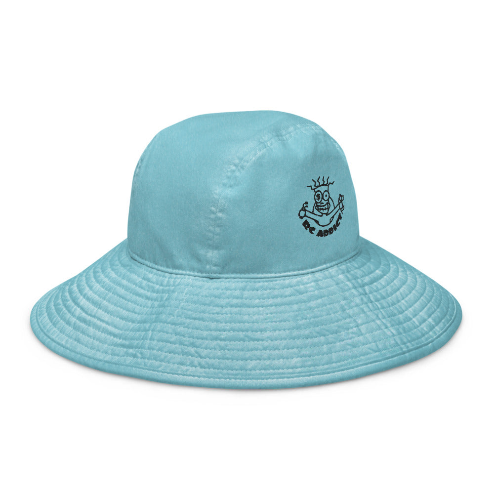 Wide brim bucket hat