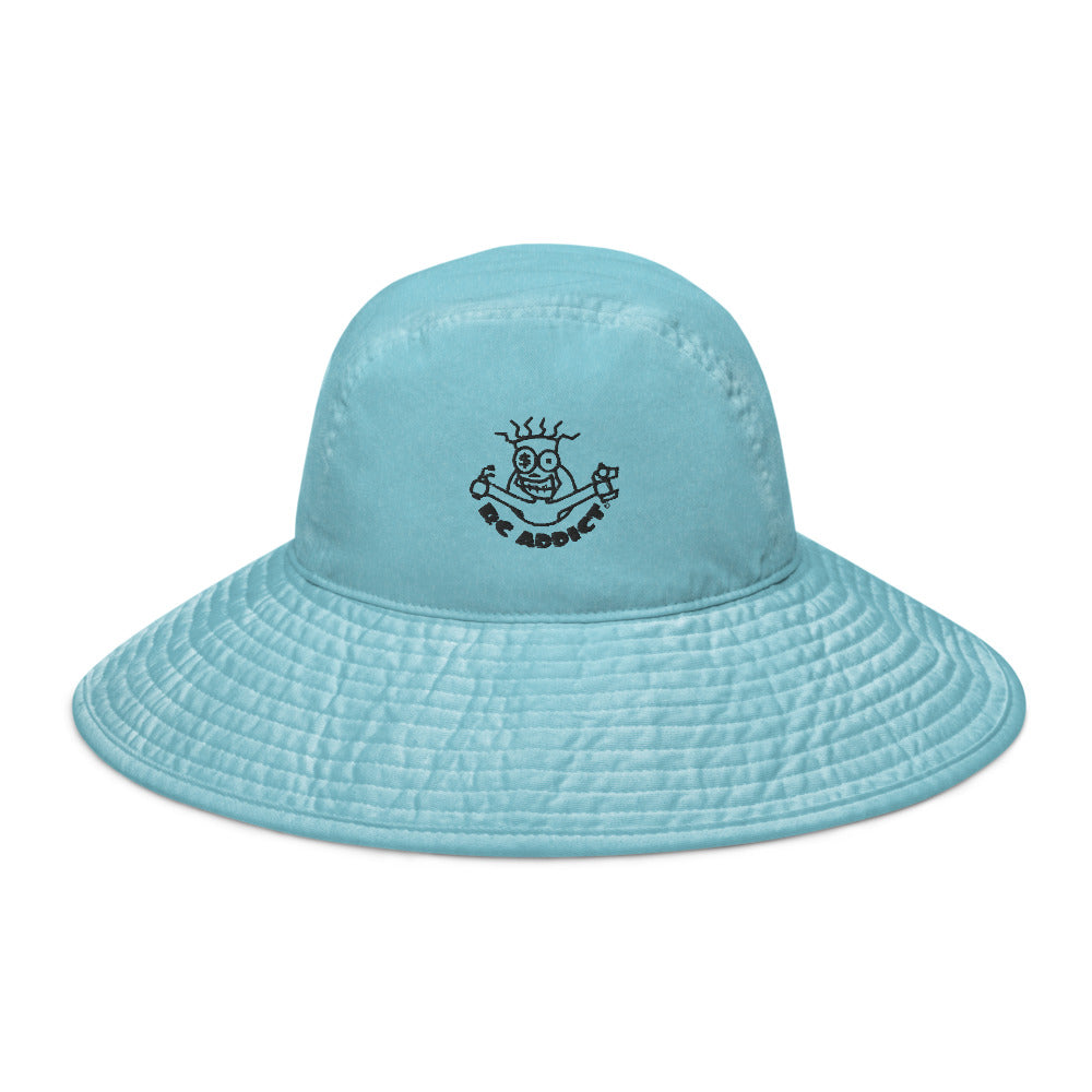 Wide brim bucket hat