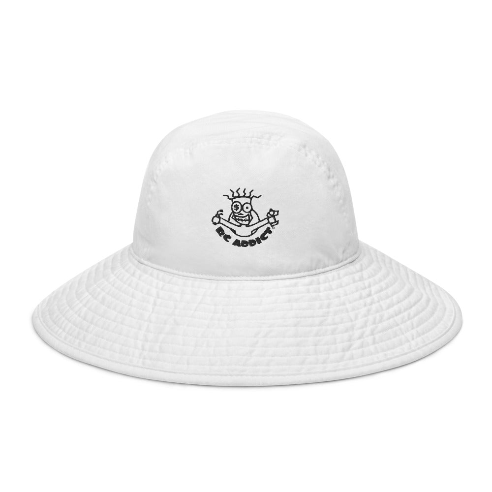 Wide brim bucket hat